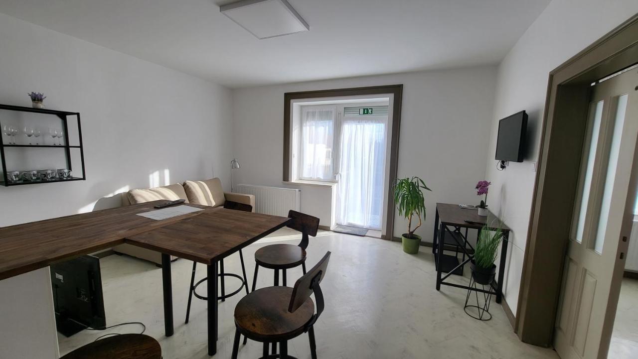Relax Apartments Sarvar A1 מראה חיצוני תמונה